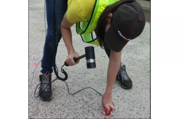 Máy kiểm tra xung đáp ứng bê tông